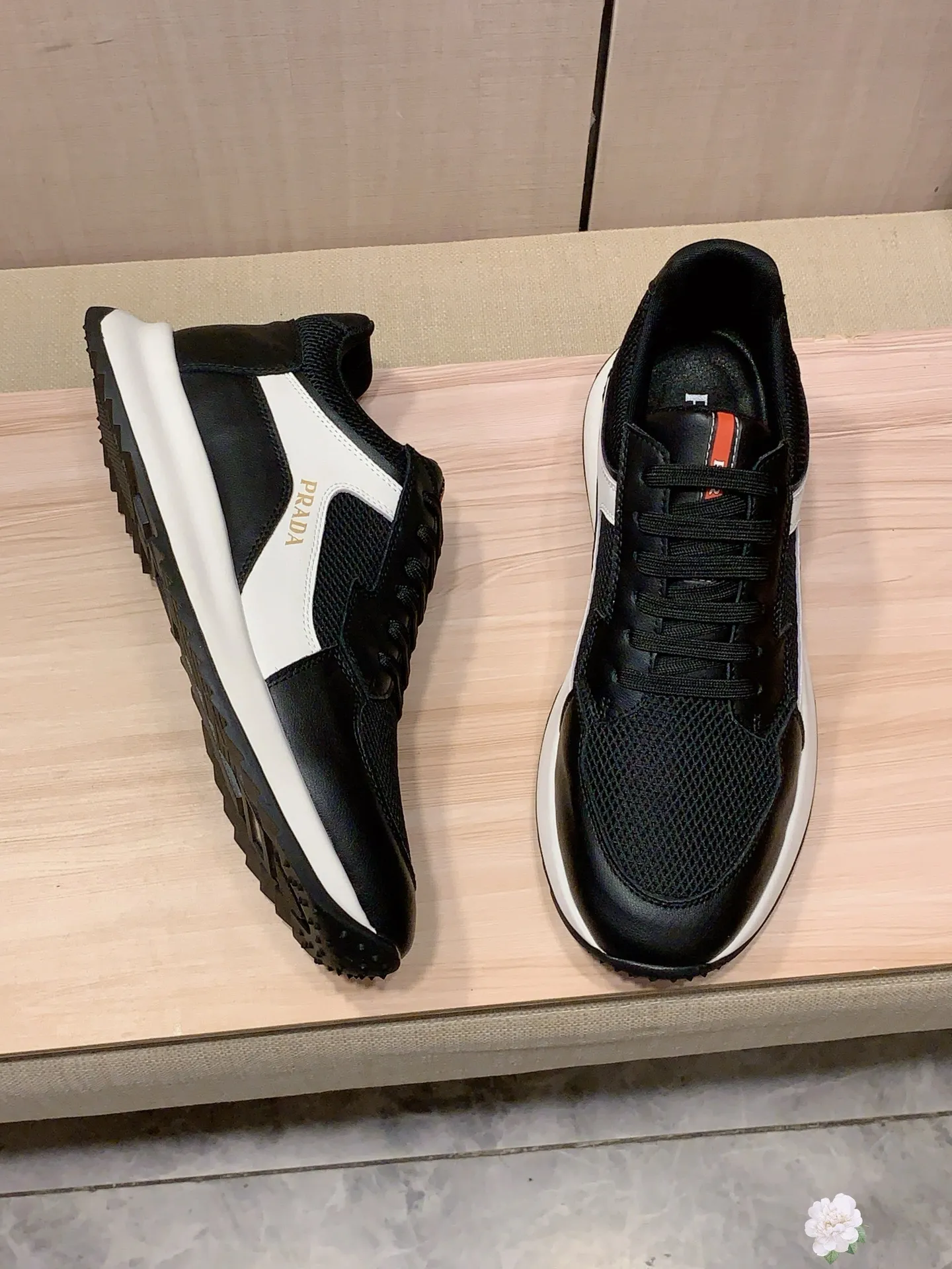 Men's shoes 💰460💰💰🎩🎩[Lightning][Lightning] "Prada PRADA*" latest hot style casual shoes, top brand [seduce] luxury~purchase, top~quality. [Strong] The upper is made of imported breathable cowhide with material ➕ breathable sheepskin feet (•) and fine workmanship. The original stylish and stylish soft rubber wear-resistant and non-slip outsole is light and comfortable on the feet. The real thing looks better when photographed in person. 0121: code: 38-44, 4️⃣ colors selected